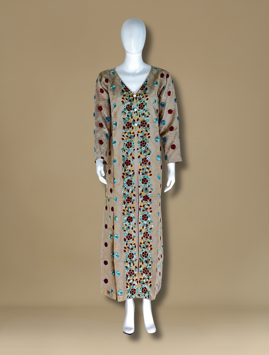 فستان فاخر مزخرف بنقشة الموزاييك الملكية