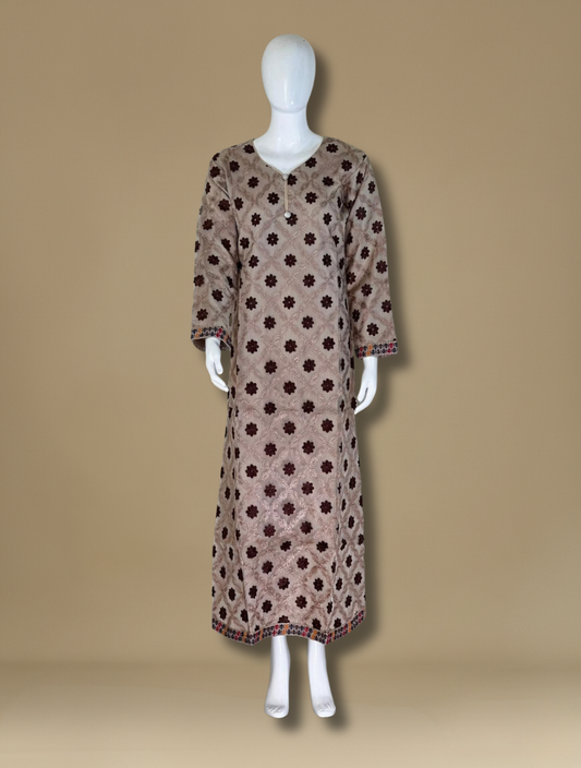 جلابية المخوار المطرزة بنقوش الأزهار